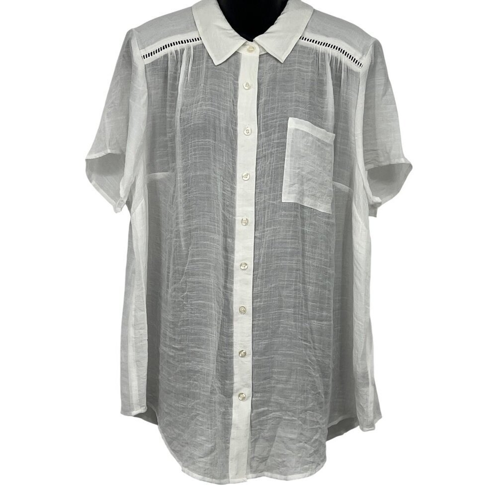 Torrid Women Plus Size 2X White Short Sleeve Button Blouse Top Lindsay NWT New